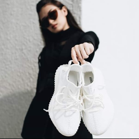 Adidas YEEZY Boost 350 V2 Triple White - Picture 14 of 16